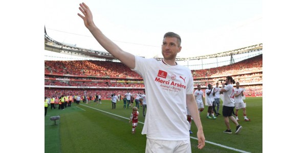 Arsenal oficjalnie wycofał się